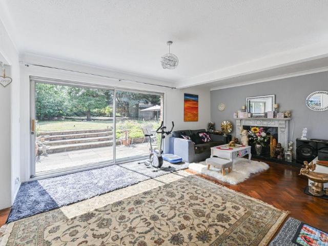 Bungalow for sale in London Borough of Croydon, Addiscombe