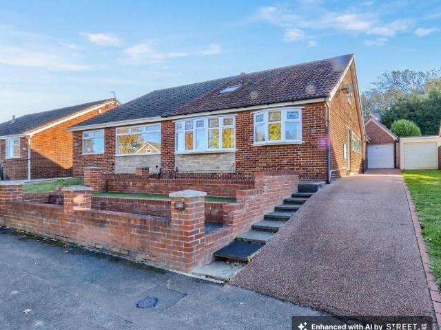 Bungalow for sale in California, Lazenby