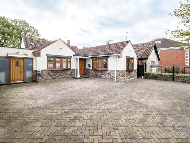 Bungalow for sale in Grange Hill, Epping Forest
