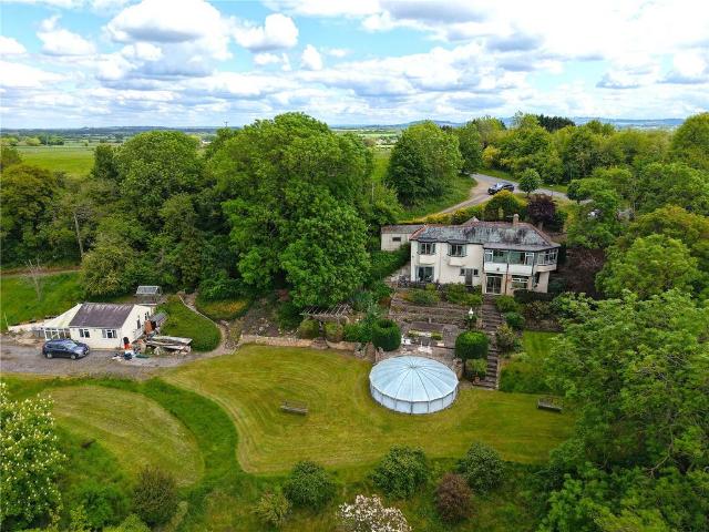 House for sale in Crookhill, Worcestershire