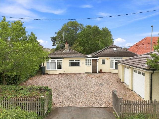 Bungalow for sale in Chipping Hill, Essex