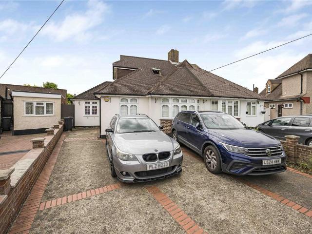 Bungalow for sale in London Borough of Hounslow, Heston