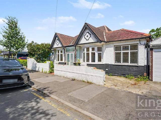 Bungalow for sale in Highams Park, Greater London
