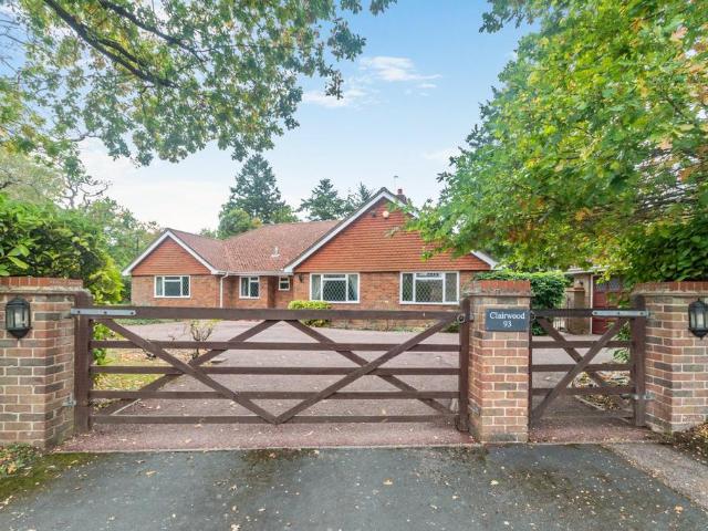 Bungalow for sale in Gerrards Cross, Tatling End