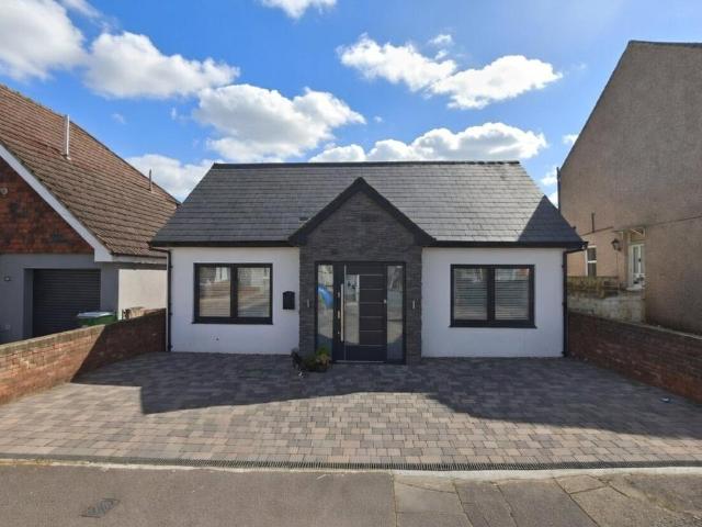 Bungalow for sale in Blendon, Greater London