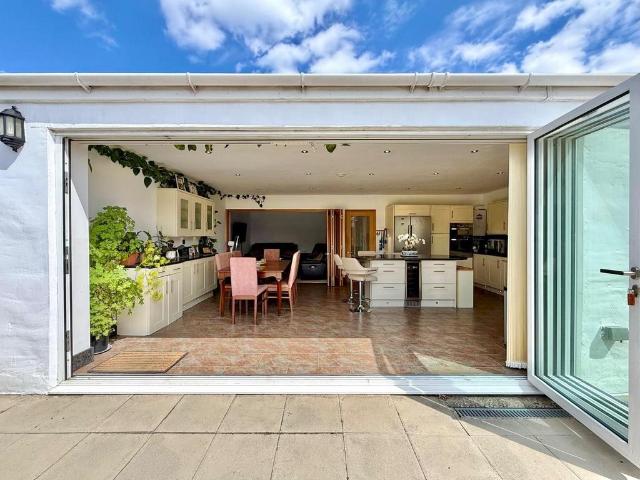 Bungalow for sale in Kingsdown, Swindon