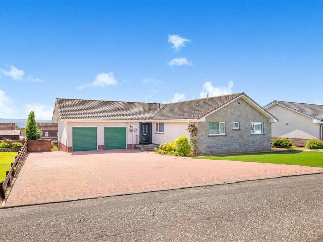 Bungalow for sale in Livingston, Deans