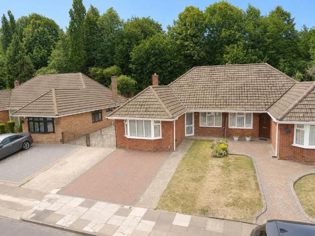 Bungalow for sale in Farley Hill, Spring Park