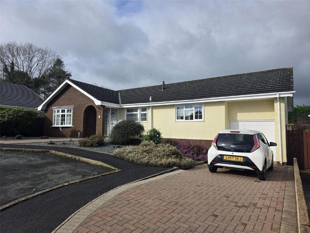 Bungalow for sale in Monkton, Pembroke