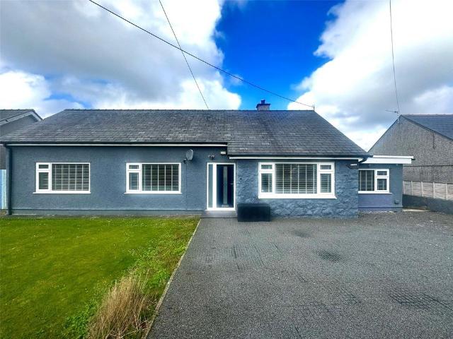 Bungalow for sale in Llanerchymedd, Wales