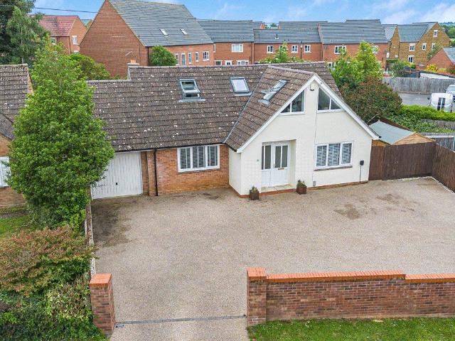 Bungalow for sale in Evershot, Oxfordshire