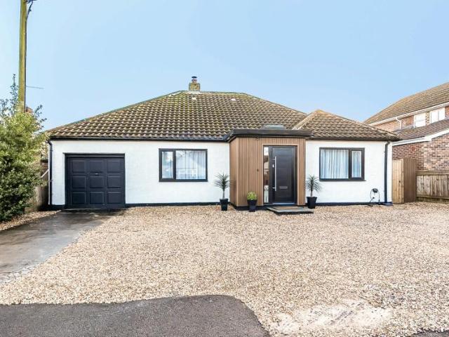 Bungalow for sale in Chiseldon, Swindon