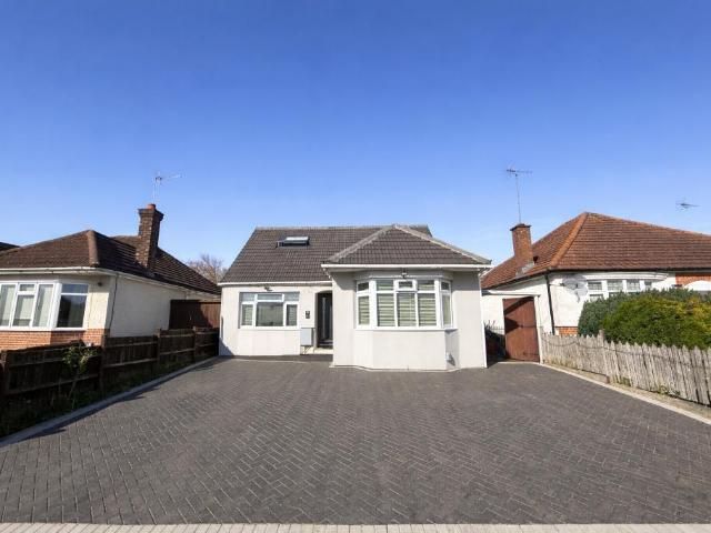 Bungalow for sale in Spring Park, Luton
