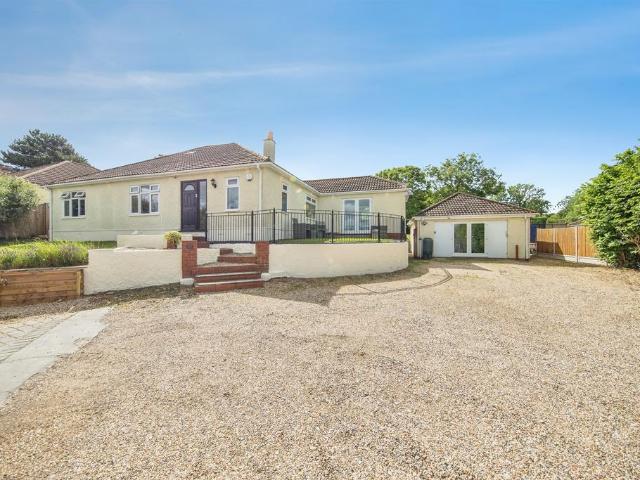 Bungalow for sale in Ramsey and Parkeston, Dale Hill