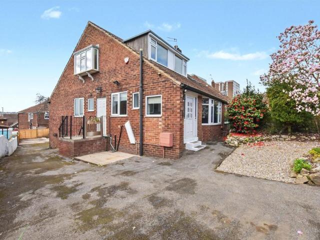 House for sale in Kirkstall, West Yorkshire