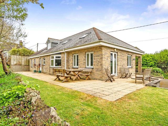 Bungalow for sale in Mullion, Cornwall