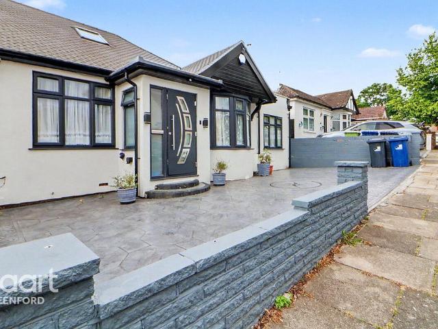 Bungalow for sale in London Borough of Ealing, Greenford