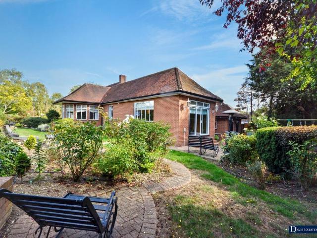Bungalow for sale in London Borough of Havering, Greater London