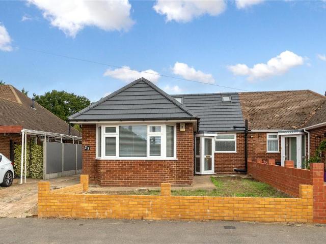 Bungalow for sale in Spring Park, Luton