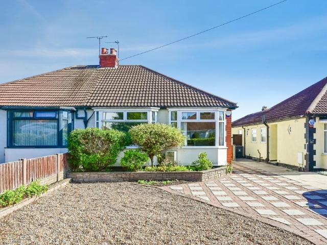 Bungalow for sale in Lydiate, Sefton