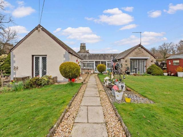Bungalow for sale in Cambuskenneth, Scotland