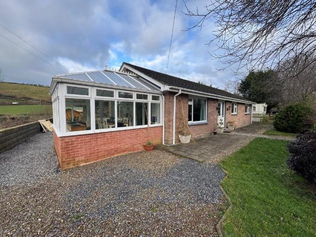 Bungalow for sale in Llanrhystud, Wales