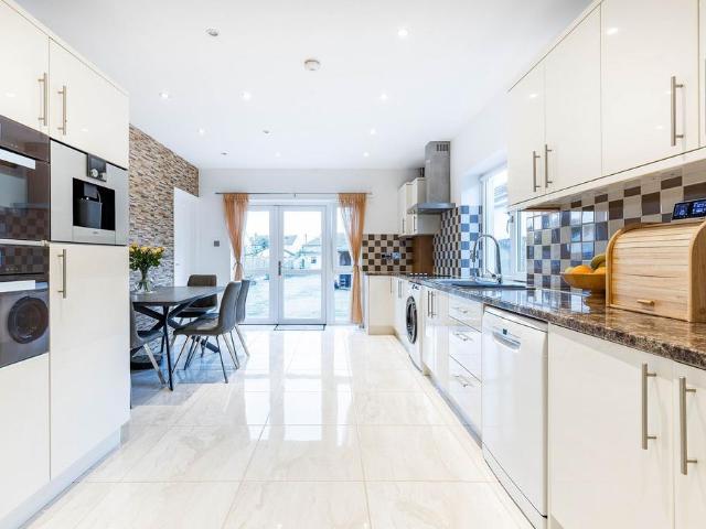 Bungalow for sale in Dagenham, Dagenham