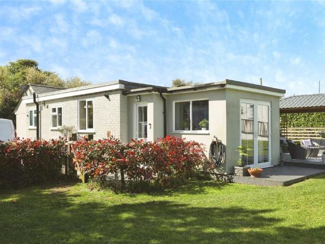 Bungalow for sale in Oad Street, Kent