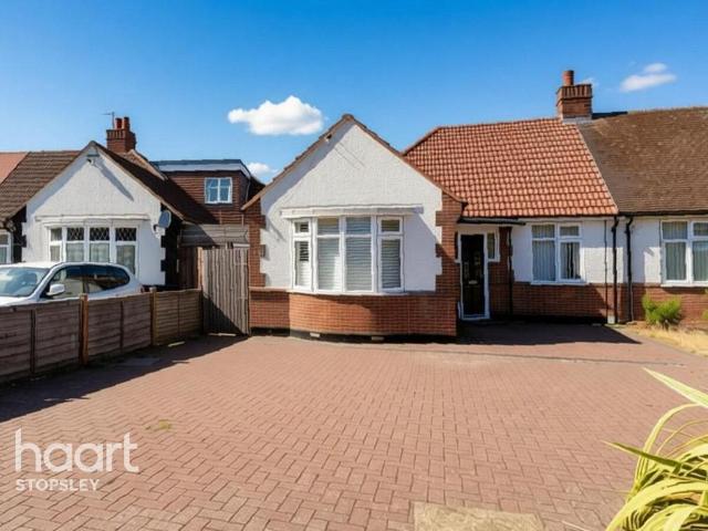 Bungalow for sale in Spring Park, Luton
