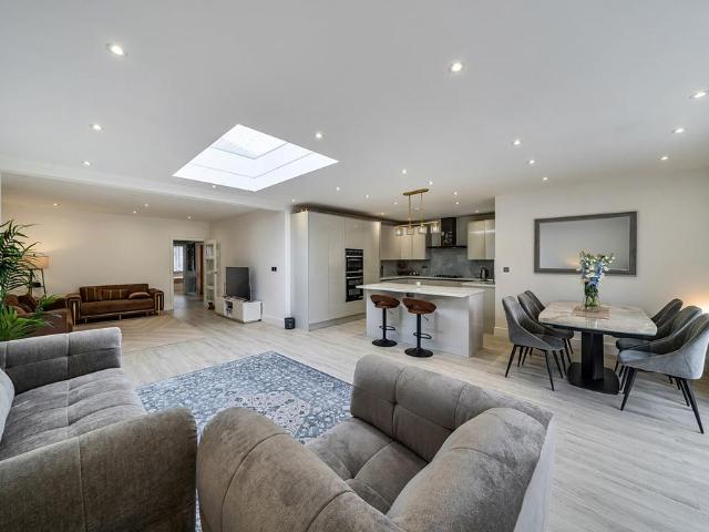 Bungalow for sale in Lane, Greater London