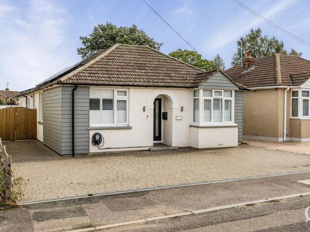 Bungalow for sale in Oad Street, Kent