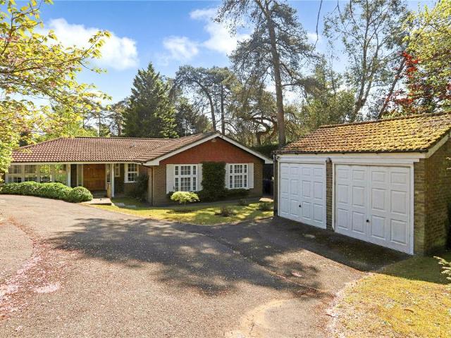 Bungalow for sale in Fole, Surrey