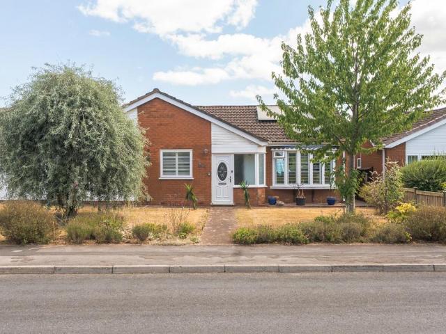 Bungalow for sale in Rockwell Green, Somerset