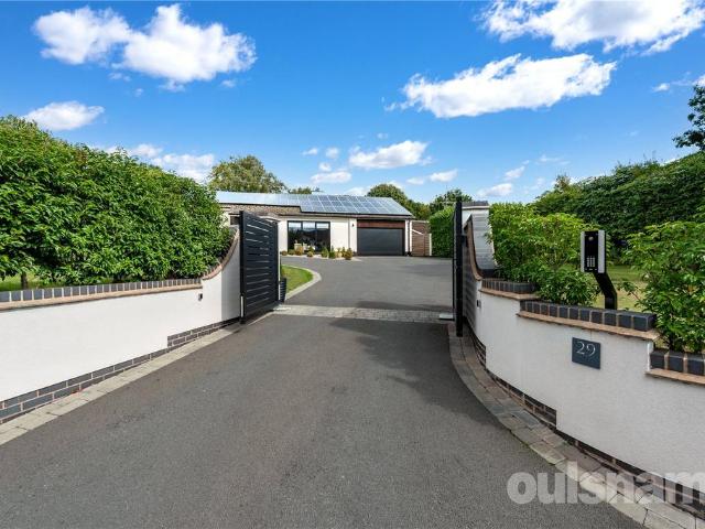 Bungalow for sale in Bromsgrove, Worcestershire