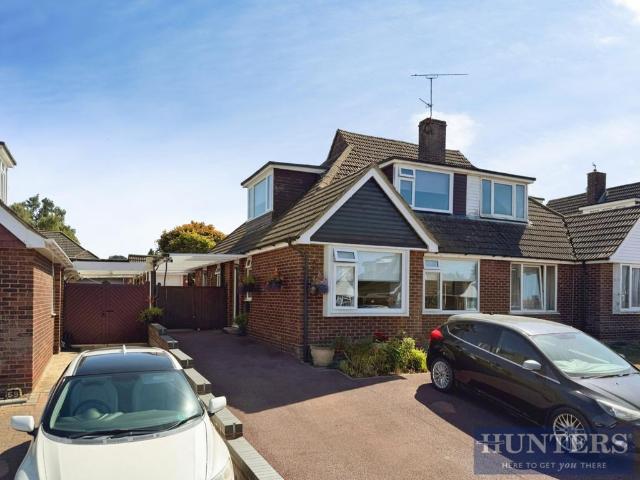 Bungalow for sale in Allington, Midway