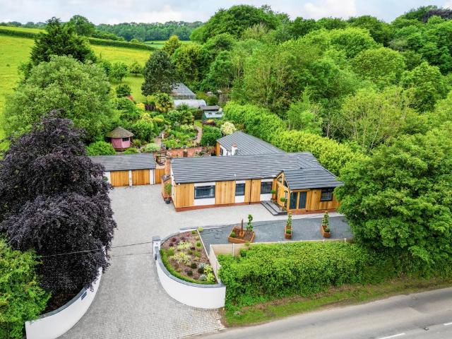 Bungalow for sale in Hill Side, Forthampton
