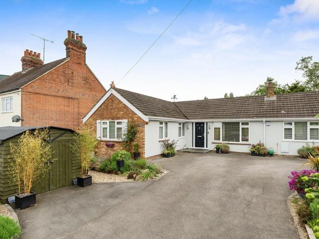 Bungalow for sale in Binfield