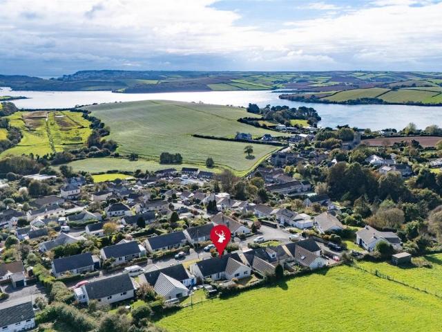 Bungalow for sale in Strode, Devon