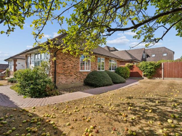 Bungalow for sale in Chalfont St. Peter, Denham