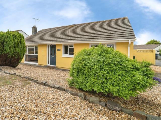 Bungalow for sale in Kilgetty, Wales