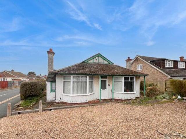 House for sale in Luton