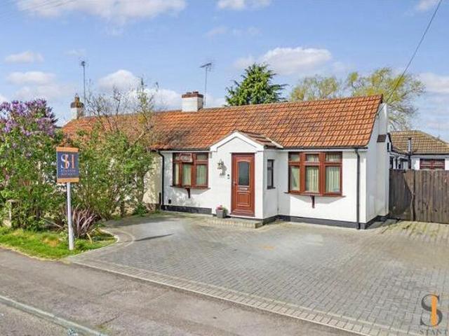 House for sale in Laindon, Essex