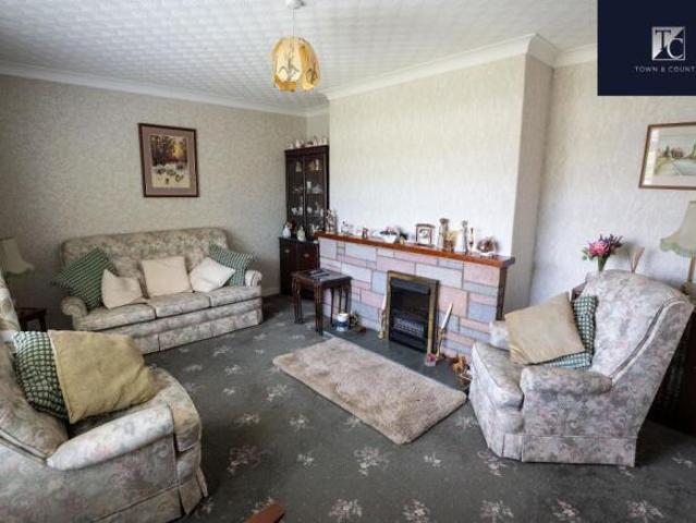 Bungalow for sale in Kirkintilloch, Scotland