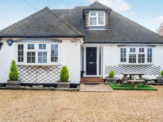 House for sale in Luton