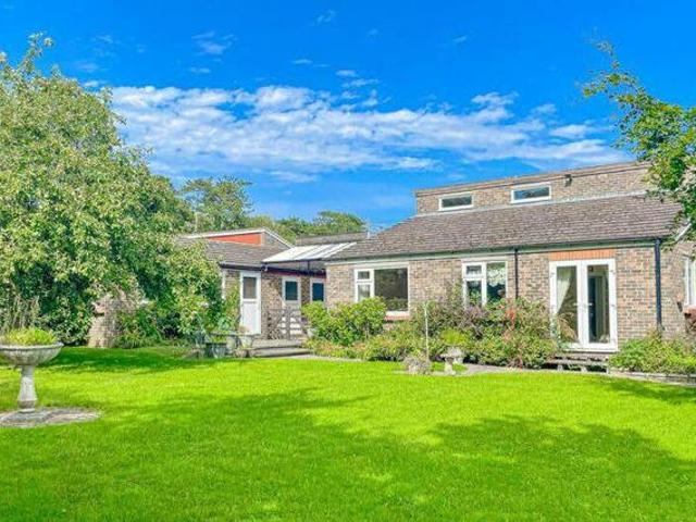 House for sale in The Butts, Kent