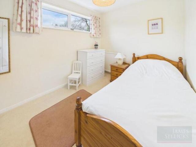 Bungalow for sale in Stanford On Avon, Leicestershire