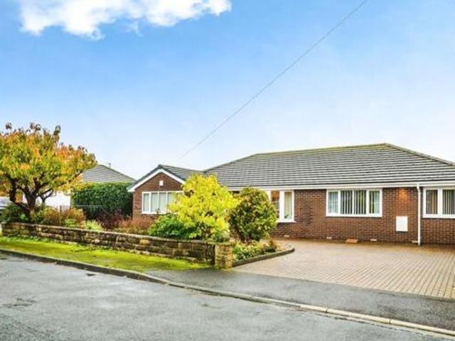 House for sale in Huddersfield, West Yorkshire