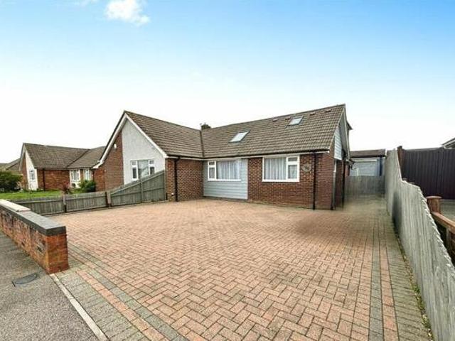 House for sale in Allington, Midway
