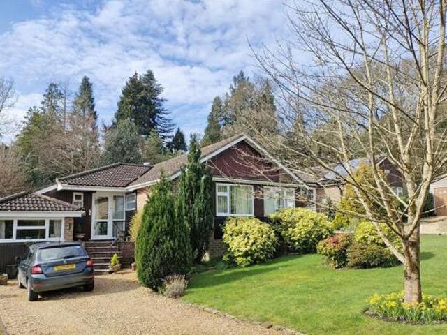 House for sale in Littlecote, West Sussex
