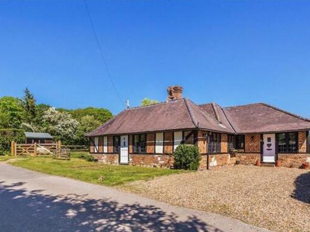 House for sale in Oxted, Hillview